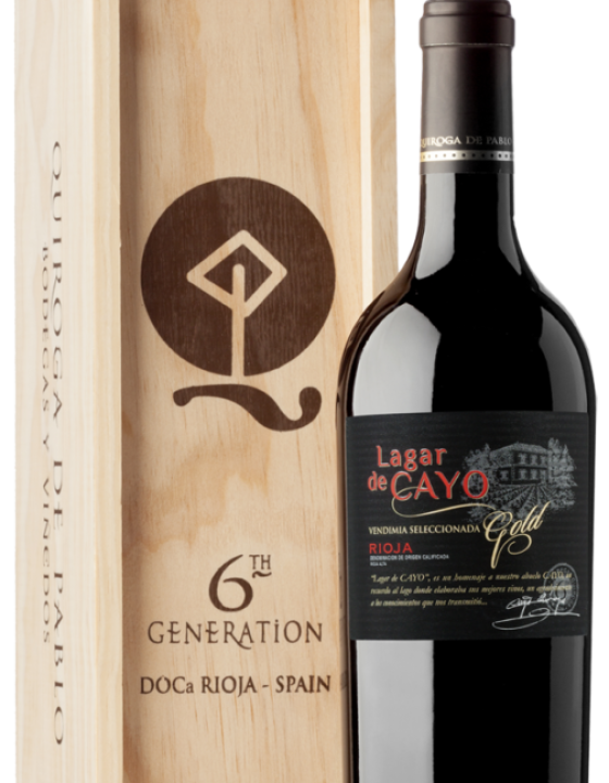 Estuche de madera con una botella de vino Lagar de Cayo
