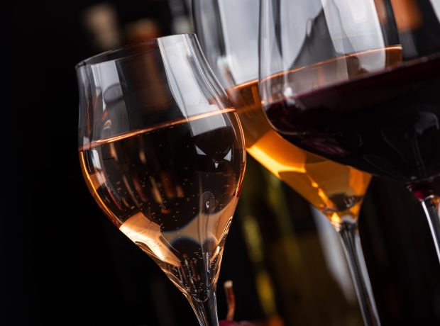 Copas de vino tinto y rosado